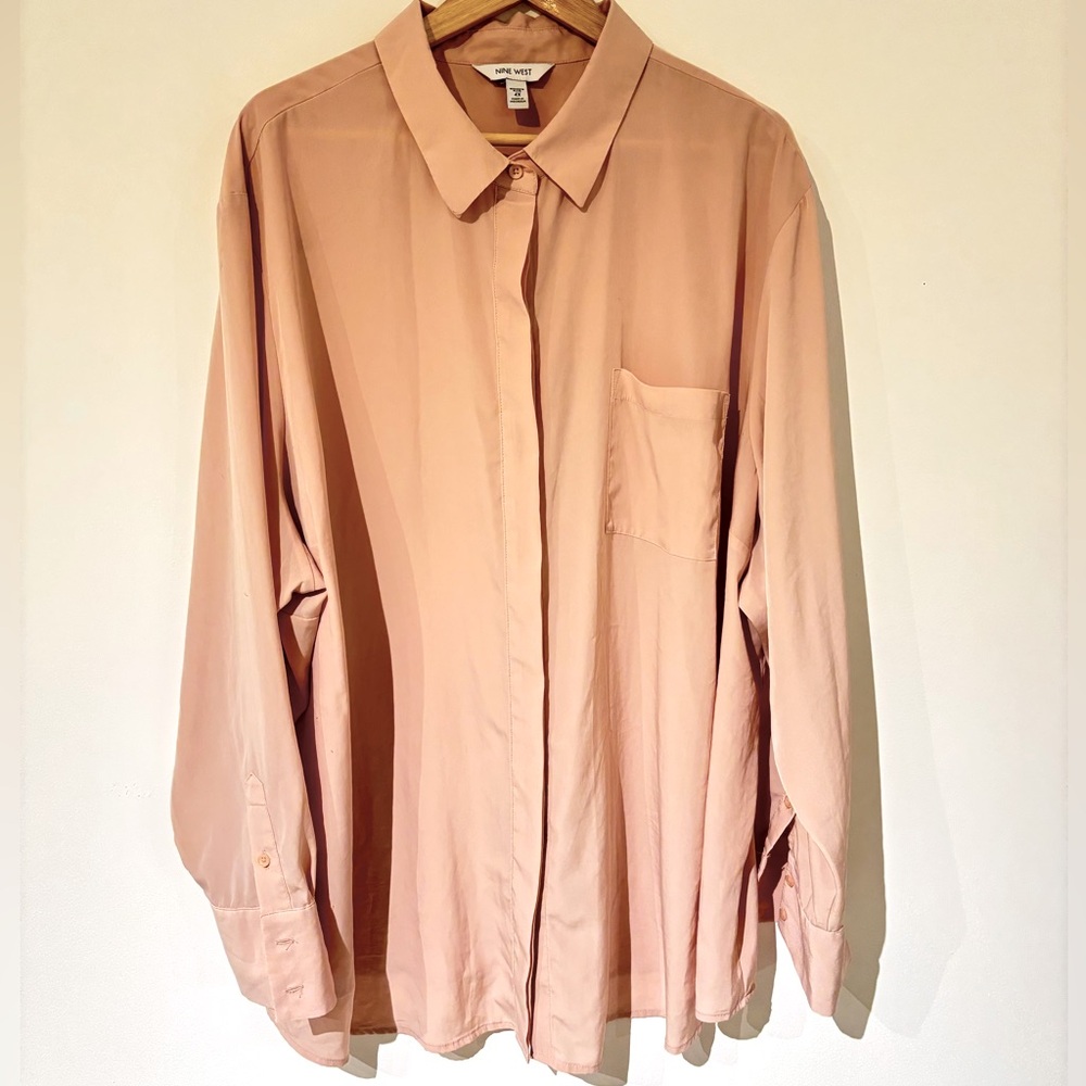 Nine West Women's Light Pink Long Sleeve Button Down Collared Shirt Size 4 XL